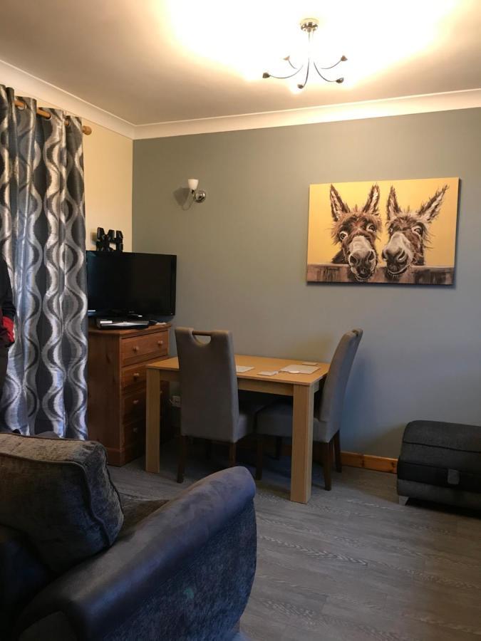 No 5 Newly Refurbished 4 Bedroom House Cononbridge Екстериор снимка