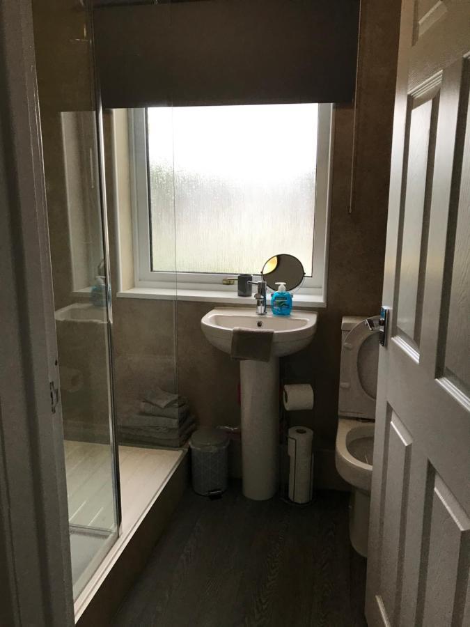 No 5 Newly Refurbished 4 Bedroom House Cononbridge Екстериор снимка