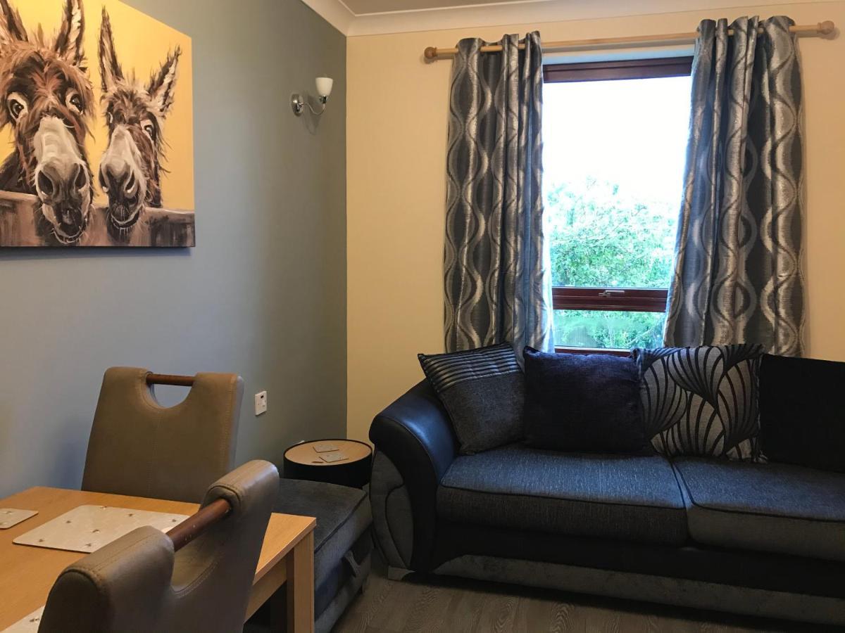 No 5 Newly Refurbished 4 Bedroom House Cononbridge Екстериор снимка